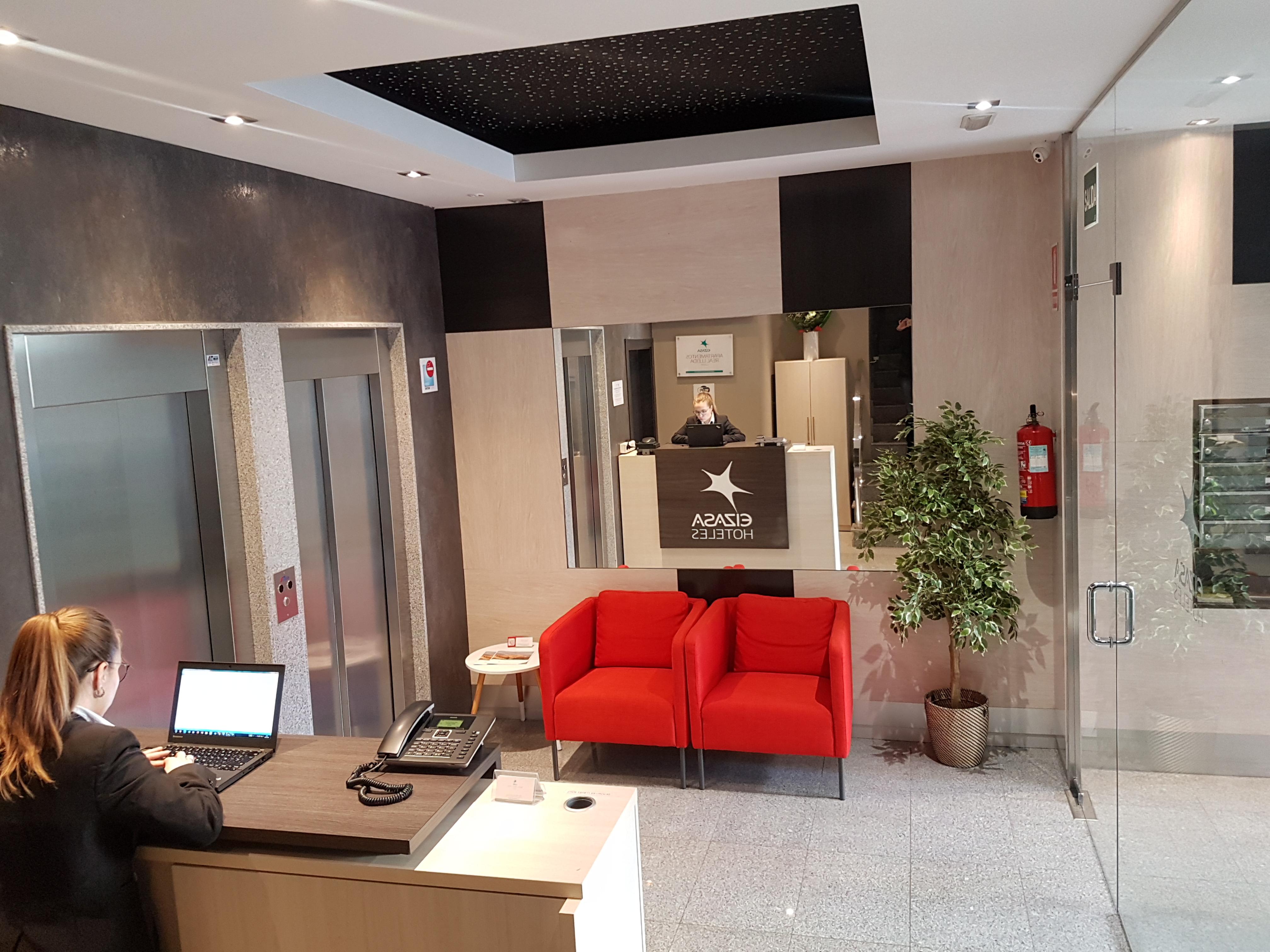 Apartamentos Real Lleida Eksteriør bilde